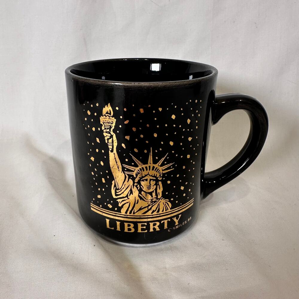 Vintage Statue of Liberty Mug Black Gold Smiles 1985